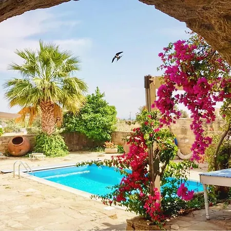 Myrto House * Tochni